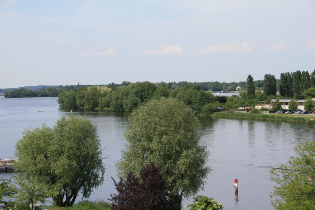 Blick über die Föhse, einem Seitenarm der Havel in Werder