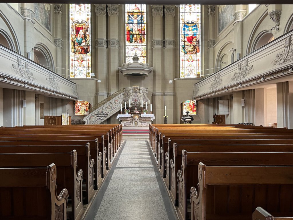 Innenraum der St. Salvador Kirche von Jena