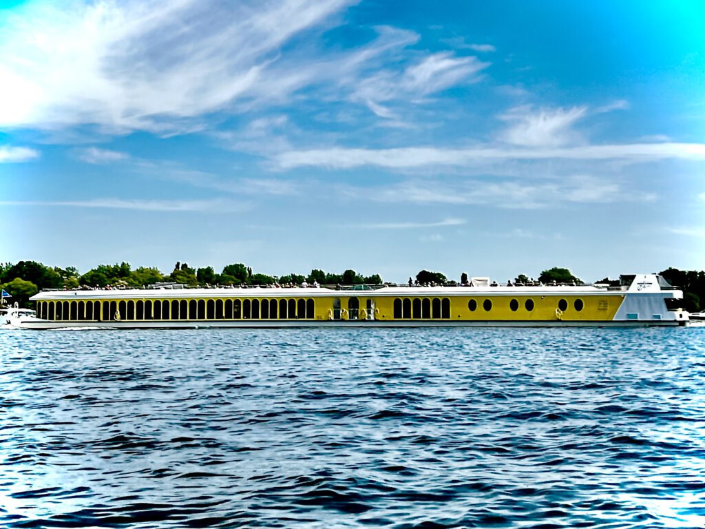 Ausflugsschiff "Sanssouci" unterwegs auf der Havel bei Werder (Havel)