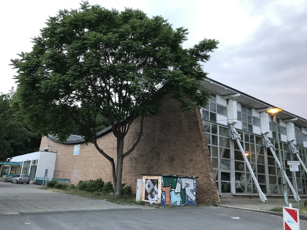 Schwimmhalle am Brauhausberg in Potsdam