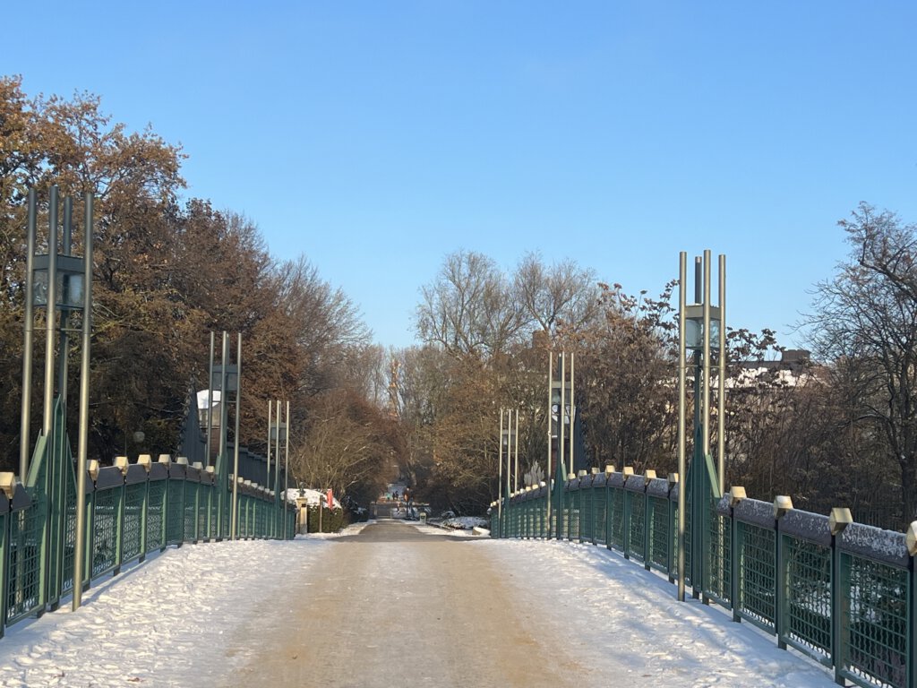 Brücke zum Erweiterungsgelände im Zoo Berlin