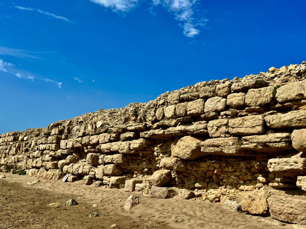 Alte Hafenmauer von Empúries