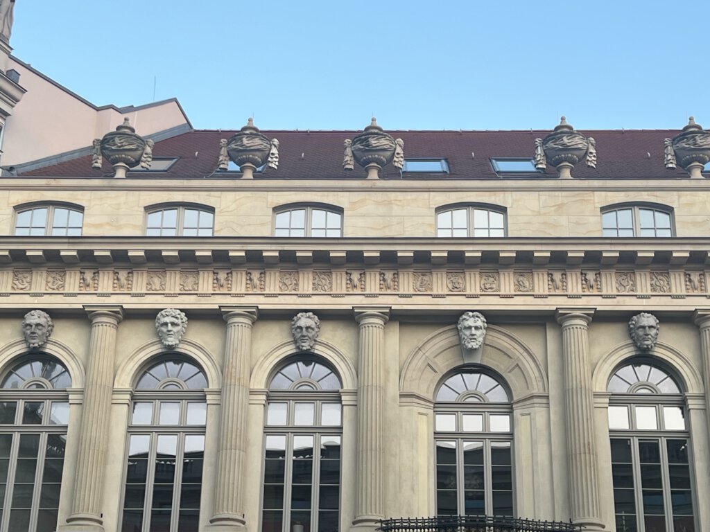 Maskarone am Segerschen Haus am Alten Markt in Potsdam