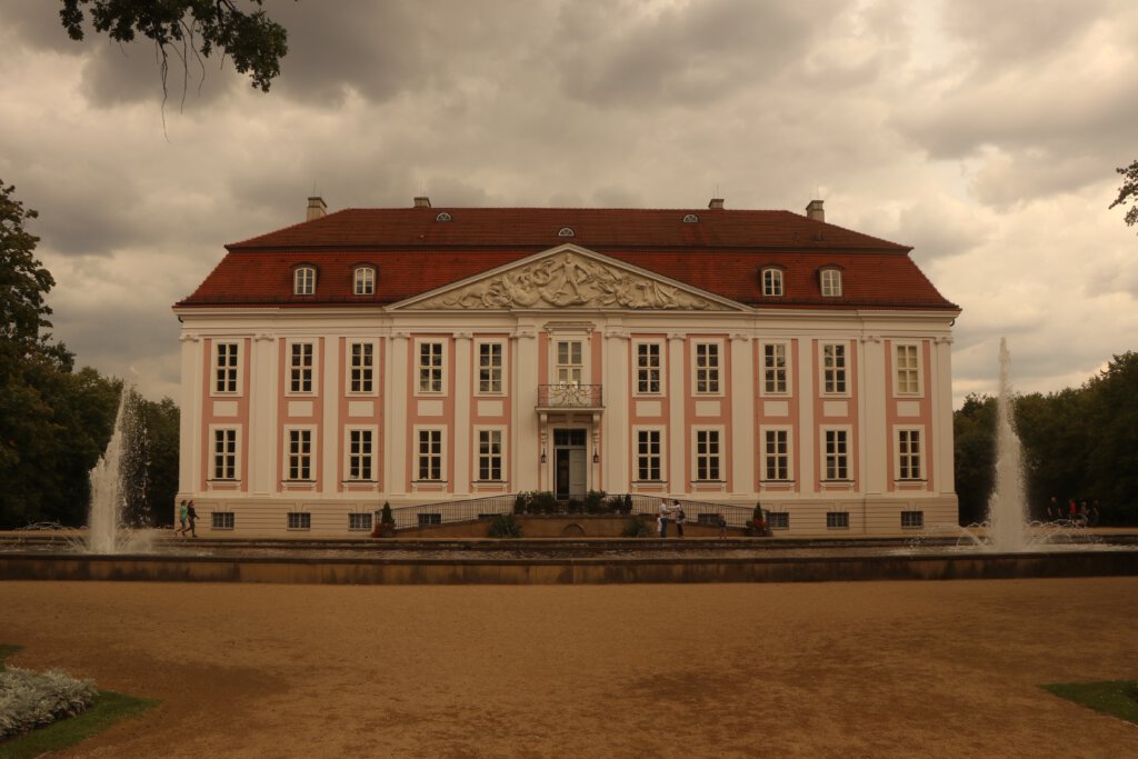 Schloss Friedrichsfelde mit seinen beiden Fontänen